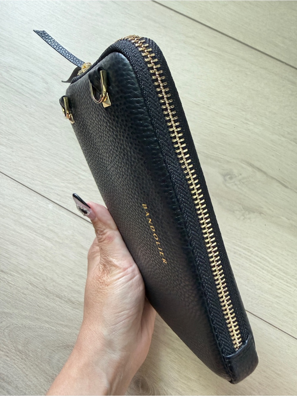 Brand New Bandolier Black Pebbled Leather Expanded Pouch - Picture 2 of 3